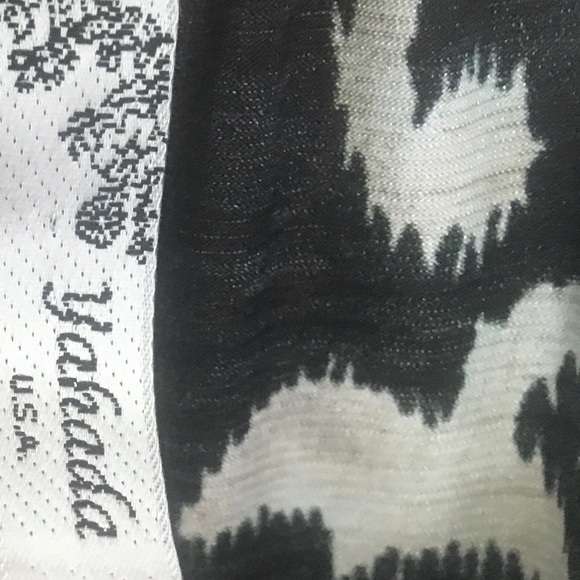 yahada  Dress Size Med - Picture 2 of 3